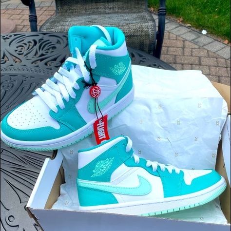 Marine Green Jordans Outfit, Colourful Jordans, Marine Green Jordans, Green Air Jordans, Air Jordan Green, Turquoise Jordans, Teal Jordans, Air Jordans 1, Cute Jordans