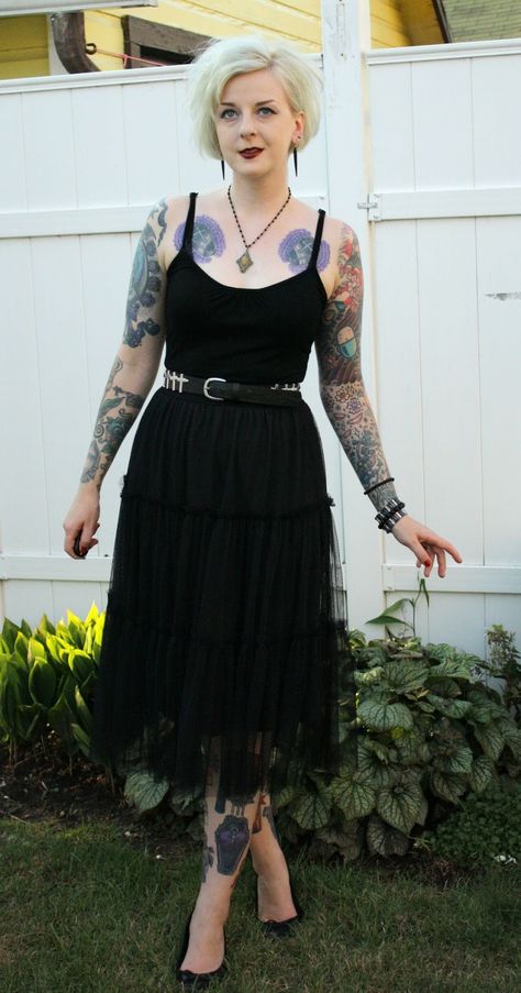 Kitsch Outfit, Midsize Goth, Deathrock Fashion, Goth Outfit Inspo, Shopping On A Budget, Goth Outfit, Midsize Outfits, All Black Fashion, Alt Outfits