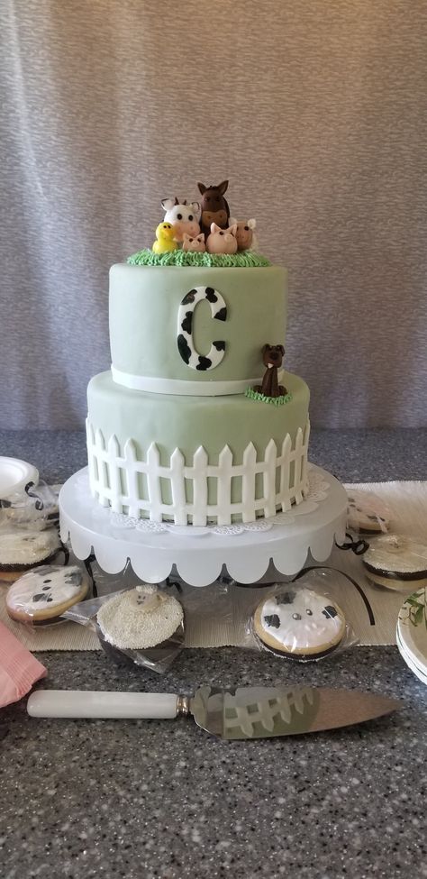 Baby Shower Farm Animal Theme, Farm Animal Baby Shower Cake, Farm Baby Shower Theme Boys, Farm Animal Baby Shower Ideas, Baby Farm Animals Shower Ideas, Farm Baby Shower Cake, Farm Animal Baby Shower Theme, Raspberry Lemon Curd, Farm Baby Shower Theme