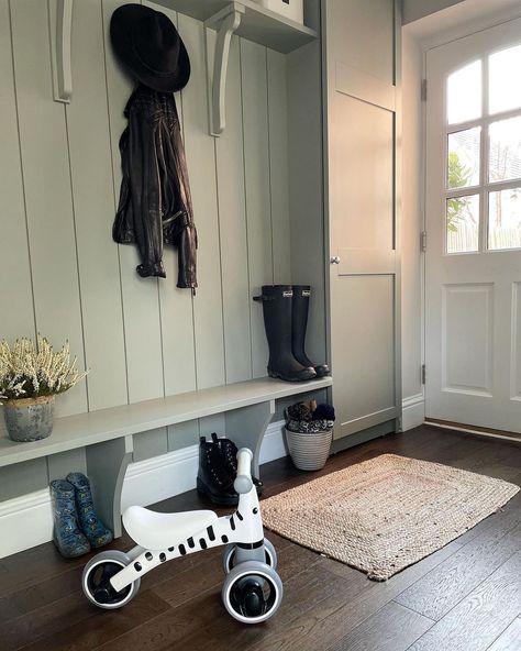 Lyndsay Charles on Instagram: “Give me a room I couldn’t live without now and it’d be this one. Make your home work for who lives within it 🌿 #bootroom #houserenovation…” Tongue And Groove Panelling, Victorian Interior, Downstairs Loo, Boot Room, Home Work, Tongue And Groove, New Builds, Home Decor Kitchen, Decor Kitchen