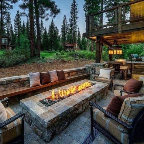 Yard Gazebo, Cheap Fire Pit, Outdoor Fire Pit Seating, Diy Outdoor Fireplace, Diy Bbq, Backyard Seating, Fire Pit Seating, Casa Country, Fire Pit Designs