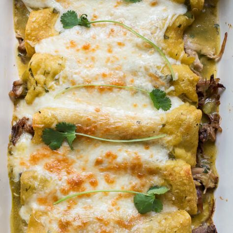 Pork Enchiladas Verde, Pork Verde, Verde Enchiladas, Enchiladas Casserole, Pulled Pork Enchiladas, Chili Verde Pork, Enchiladas Chicken, Green Chili Enchiladas, Easy Enchilada Recipe