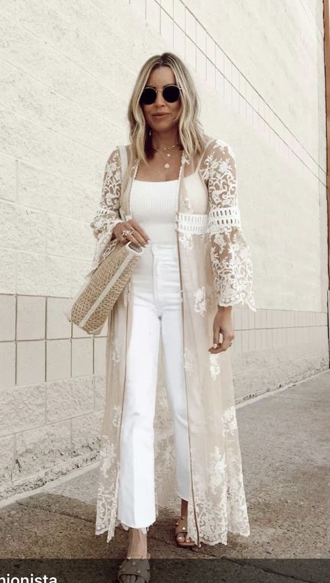 Lace Kimono Outfit, Kimono With Jeans, Drinks From Starbucks, Custom Drinks, Under 100 Calories, Starbucks Drink, Kimono Outfit, Boho Beautiful, Lace Kimono