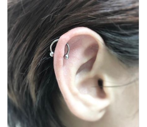 Helix piercing/ referred as a Cartilage piercing😊💕🤟🏻 Helix Piercing Ring, Labret Piercing Ring, Hip Piercings, New Ear Piercing, Helix Ring, Right Or Wrong, Labret Piercing, Double Helix, Piercing Ring