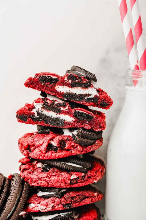 Soft & Chewy Red Velvet Oreo Cookies by Sweetly Cakes Cookies From Cake Mix Easy, Red Velvet Oreo Cookies, Red Velvet Flavor, Crushed Oreo, Red Velvet Oreo, Oreo Cheesecake Cookies, Cookies And Cream Cheesecake, Cake Rack, Blue Cookies