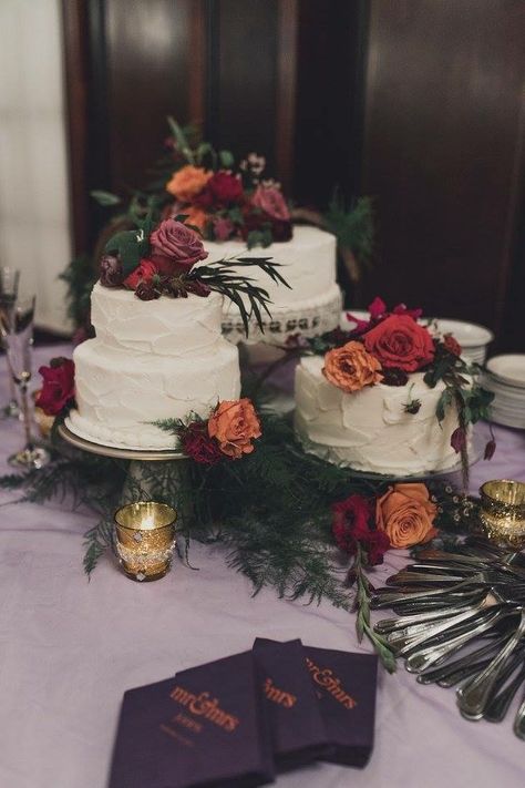 Deconstructed wedding cake with bright flowers Deconstructed Cake Wedding, Deconstructed Wedding Cake, Cake With Bright Flowers, Deconstructed Cake, Industrial Wedding Cake, Multiple Wedding Cakes, Wedding Color Schemes Blue, Spring Wedding Cake, Country Wedding Cakes