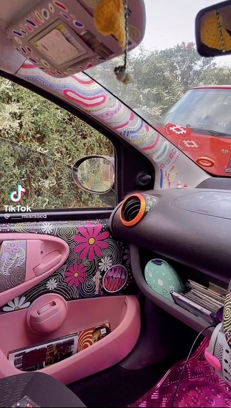 Cars Inside Decorations, Trippy Car Interior, Car Interior Decor Funky, Pink Car Inside Aesthetic, Car Design Ideas Interior, Cars Interior Design, Car Interiors Ideas, Tapestry Car Roof, Green Themed Car Interior