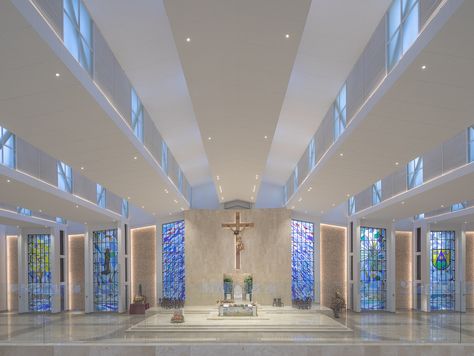 Church Design Architecture, Glass Chapel, Church Building Design, Stained Glass Windows Church, Church Interior Design, Stained Glass Church, Modern Church, Colombia South America, Church Interior