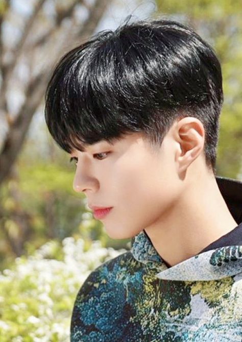 (1) Park Bogum / Twitter Hair Types Men, Mens Haircuts Straight Hair, Boys Haircut Styles, Two Block Haircut, Korean Men Hairstyle, Asian Haircut, Hair Style Korea, Asian Men Hairstyle, Park Bogum