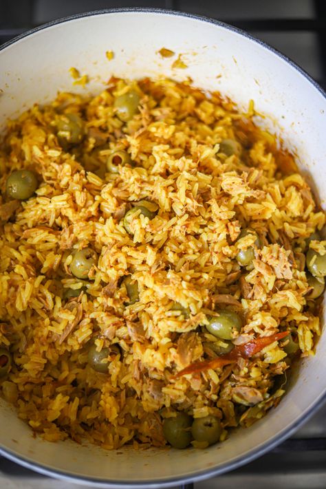 Rice And Tuna, Canned Fish Recipes, Cape Verde Food, Tuna Rice, Verde Recipe, Perfect Rice, Cooking Tomatoes, Creole Recipes, Cape Verde