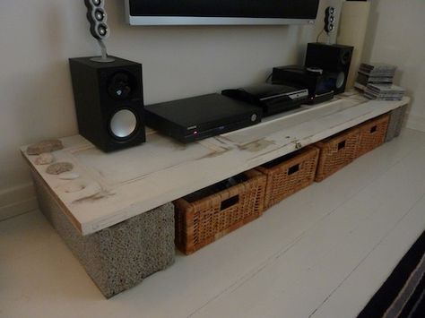 Diy Tv Table, Tv Plank, Tv Tables, Television Stand, Recycled Door, Koti Diy, Industrial Diy, Tv Table, Diy Tv