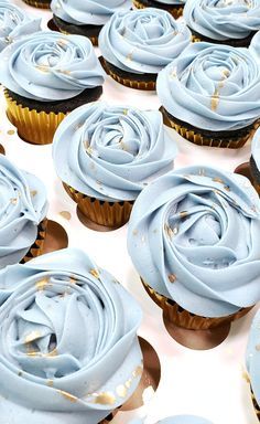 Light Blue Cake Wedding, Blue Sweets Aesthetic, Light Blue Aesthetic Food, Light Blue Gold Aesthetic, Blue Bridal Shower Cupcakes, Pale Blue Cupcakes, Light Blue Cupcakes Wedding, Blue Gold Cupcakes, Light Blue And Gold Decorations Party