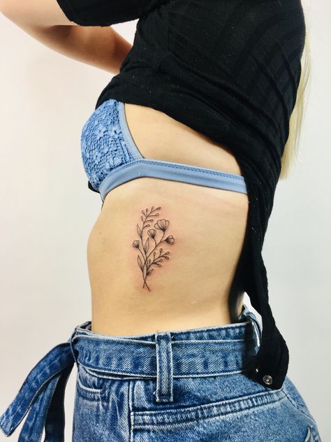 Spots For Flower Tattoos, Womens Rib Cage Tattoos, Tattoo For Side Rib Cage Women, Flower Tattoos On Rib Cage, Flower Tattoos Rib Cage, Side Flower Tattoos Women, Rip Cage Tattoo Women, Rib Cage Tattoos For Women Small, Flower Rib Cage Tattoo