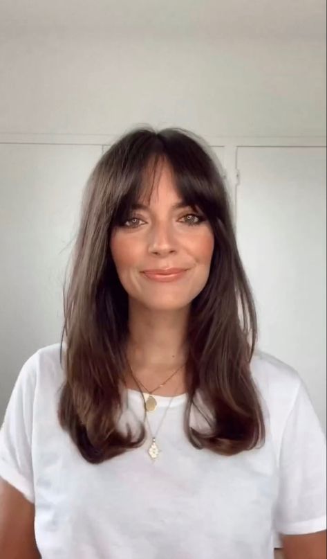 Mid Length Brown Hair With Fringe, Fringe Mid Length Hairstyles, Long Fringe Mid Length Hair, Are Bangs In For 2023, Parisian Bangs Fringes, Brunette Hair Fringe, Brunette Mid Length Hair With Fringe, French Mid Length Haircut, Brunette Hair With Fringe