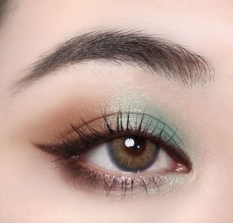 Brown Eyeshadow Looks, Green Eyeshadow Look, Oh Fudge, Wedding Eye Makeup, Eyeshadow For Brown Eyes, Face Art Makeup, Waffle Cone, Swag Makeup, Chocolate Swirl