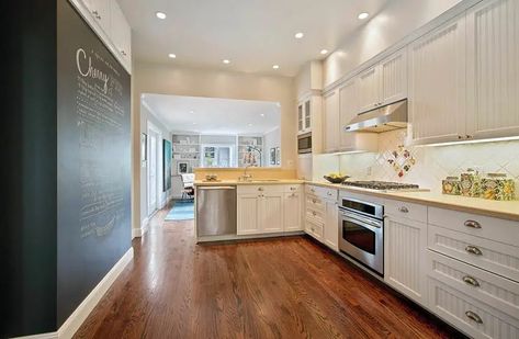 33 Gorgeous Kitchen Peninsula Ideas (Pictures) - Designing Idea Black Beadboard Kitchen, L Shaped Kitchen With Peninsula, Kitchen Peninsula With Seating, Kitchen Layout With Peninsula, Kitchen Peninsula Ideas, Beadboard Cabinets, Peninsula Ideas, Kitchen Beadboard, Beadboard Kitchen Cabinets