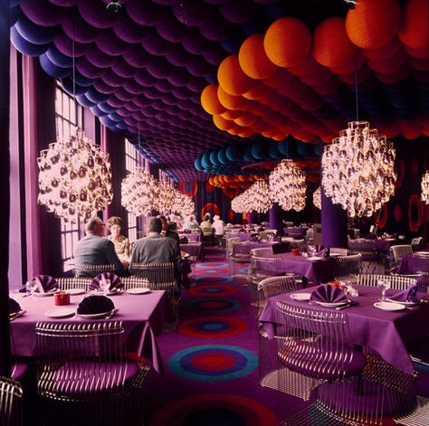 resturant interior 19702 Verner Panton Interior, Groovy Interiors, 70s Interior, Vitra Design Museum, Panton Chair, Verner Panton, Retro Interior, Purple And Orange, Restaurant Interior Design