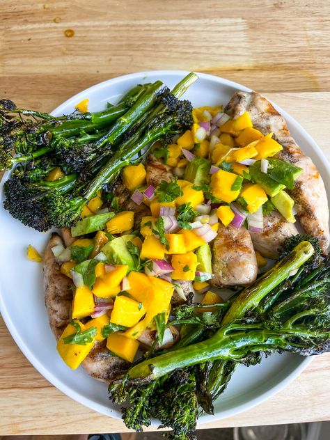 Grilled Mango Chicken - Happy Balanced Life Chicken And Mango Salsa, Grilled Mango, Easy Summer Meal, Balanced Dinner Ideas, Chimichurri Chicken, Balanced Dinner, Juicy Grilled Chicken, Mango Avocado Salsa, Mango Chicken