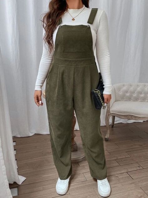 Overall Plus Size Outfit, Plus Size Overalls Outfit, Overalls Outfit Spring, Midsize Jeans, Outfit Ideas Midsize, Jumpsuit Plus Size, Overalls Plus Size, Corduroy Dungarees, Outfits Con Jeans