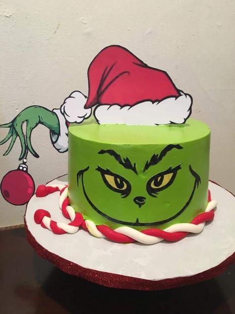 Grinch Cakes, Homemaking Hacks, Christmas Birthday Cake, Coke Float, Grinch Cake, Elf On The Shelf Arrival, Grinch Christmas Party, Cherry Coke, Grinch Party