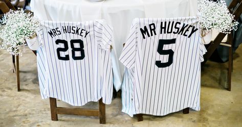 Sporty Wedding Ideas, Yankee Wedding Theme, Wedding Baseball Jerseys, Baseball Engagement Party, Baseball Themed Wedding Ideas, Softball Wedding Ideas, Baseball Theme Wedding Ideas, Sports Wedding Ideas, Wedding Baseball Theme