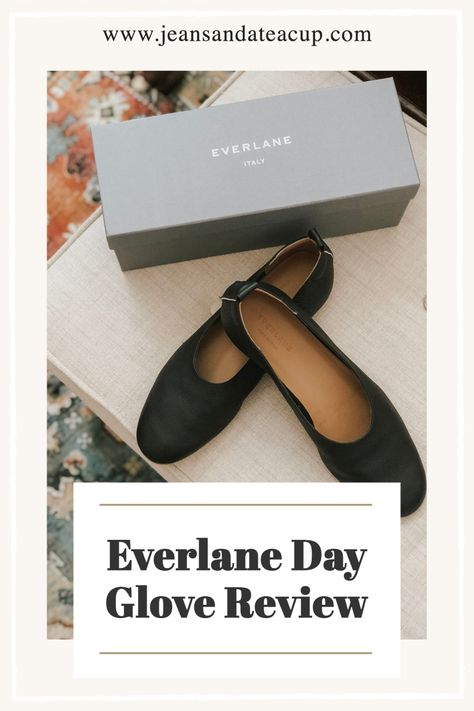 A review of Everlane's populare Day Glove flat. I'm sharing pros and cons to this simple, leather flat. #everlane #everlanereview #ethicalshoes #ethicalfashion #dayglove #flats Everlane Glove Flat, Everlane Flats Outfit, Everlane Ballet Flats Outfit, Everlane Day Glove Outfit, Everlane Flats, Everlane Day Glove, Gloves Outfit, Ethical Shoes, Flats Outfit