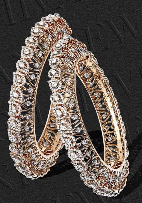 Diamond Pacheli Designs, Pacheli Bangle Diamond, Pacheli Bangle, Bridal Chooda, Kada Bangles, Bangle Diamond, Bridal Diamond Necklace, Lehenga Red, Jewelry Store Design