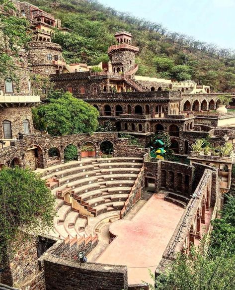 Neemrana Fort, Alwar Rajasthan, Rajasthan India, Art And Architecture, Travel Destinations, Fort, India, Architecture, History