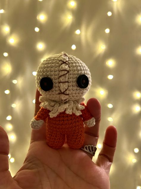 Quick Crochet Ideas To Sell, Crochet Tombstone, Crochet Horror Free Pattern, Crochet Horror Dolls, Halloween Crochet Plushies, Horror Crochet Pattern, Crochet Horror, Halloween Plushies, Crochet Holiday