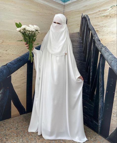 Niqabi Wedding Dresses, Niqab Wedding Dress, White Niqab, Niqab Wedding, Niqab Bride, Muslim Wedding Dress Hijab Bride, Mode Niqab, Hair Braid Diy, Niqabi Bride