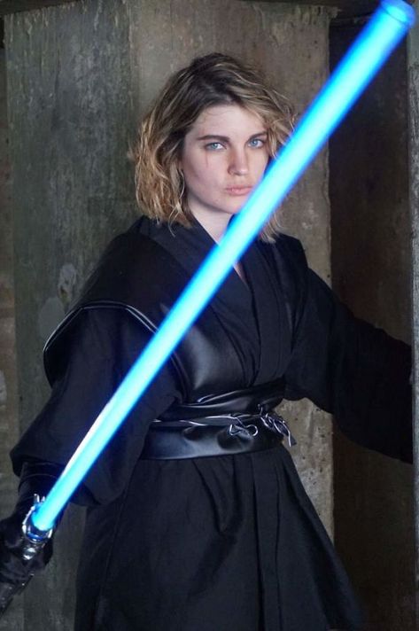 Anakin Skywalker Makeup, Fem Anakin Skywalker, Female Anakin Skywalker, Female Sith Cosplay, Scar Reference, Anakin Costume, Anakin Skywalker Cosplay, Sith Costume, Gender Bend Cosplay