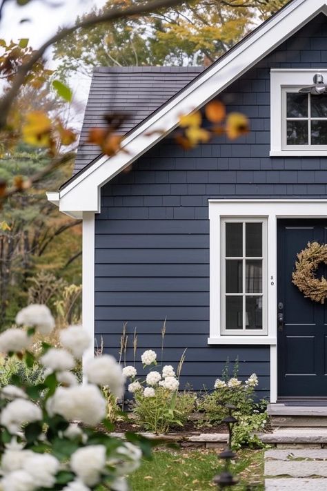 Cape Cod Siding Ideas for Charming Home Exteriors Cape Cod House Exterior Colors Modern, Cape Cod Siding, Cape House Exterior, Cape Cod Interior Design, Cape Cod Exterior, Cape Cod House Exterior, Colonial House Exteriors, Siding Ideas, Cape Cod Cottage