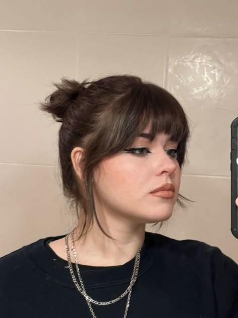 Microbangs Round Face, Bangs Reference, Uni Makeup, Half Up Do, Short Wavy Haircuts, Short Haircut Ideas, Hair References, Wavy Haircuts, Woman Hair