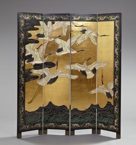 A classic chinese screen like this can set the tone for the whole room & add elegance & sophistication. Something that will never go out of style. Chinese Screen, Chinese Interior, Asian Interior, Asian Furniture, Japanese Screen, Chinese Decor, Chinese Furniture, Room Screen, Decorative Screens