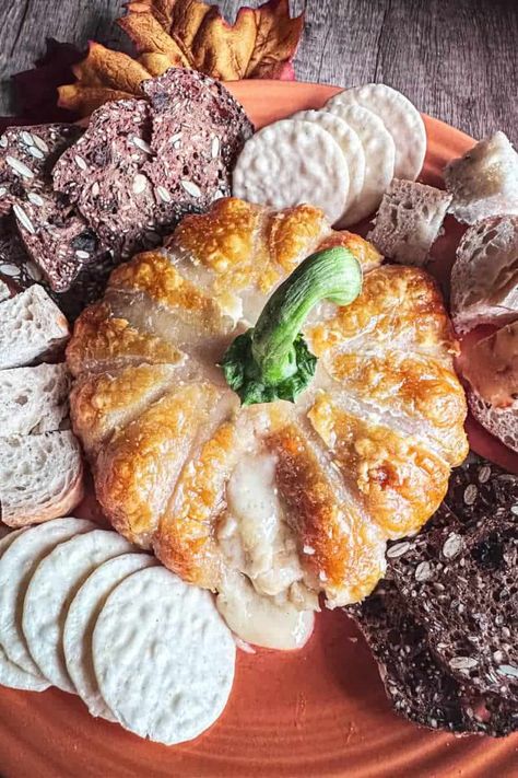 Pumpkin Shaped Baked Brie Appetizer Pumpkin Shaped Brie Appetizer, Baked Pumpkin Brie, Thanksgiving Baked Brie, Brie Thanksgiving, Pumpkin Baked Brie, Pumpkin Brie, Baked Brie Recipe, Baked Brie Appetizer, Brie Appetizer