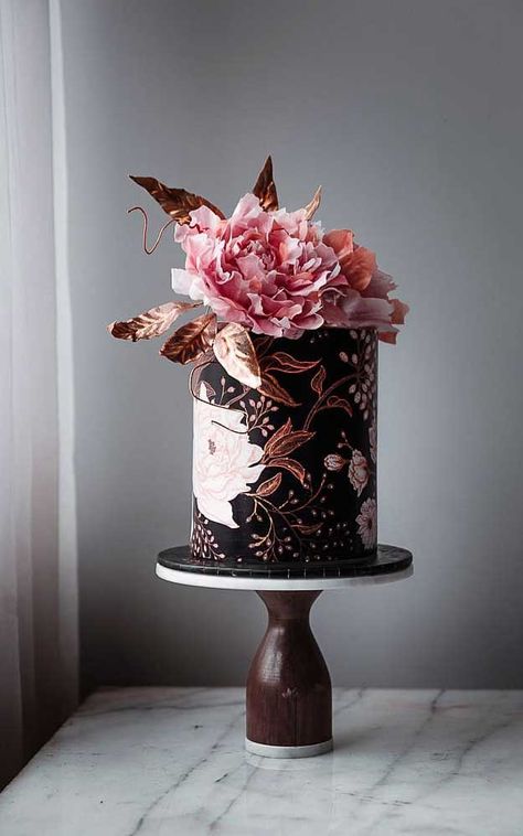 unique wedding cakes, wedding cake trends 2020, best wedding cakes 2020 #weddingcakes Batik Cake, Wedding Cake Servings, Wedding Cake Photos, Tall Cakes, Wedding Dessert Table, Gorgeous Wedding Cake, Unique Wedding Cakes, Cool Wedding Cakes, Reception Hall