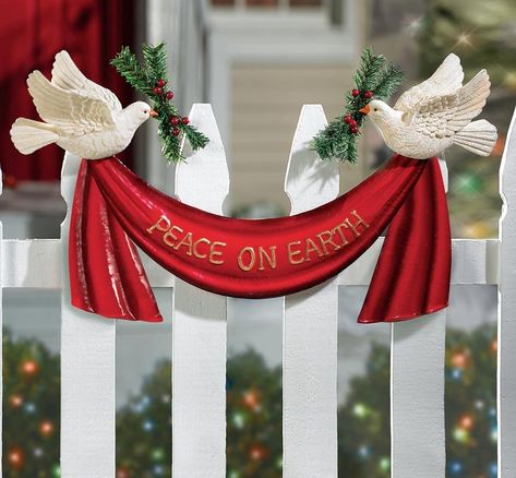 #Gleaming #Outdoors. #christmas Peace On Earth Christmas, Outdoor Christmas Decor Ideas, Outdoor Christmas Decor, Front Yard Fence, Colonial Christmas, Fence Art, Fence Decor, 12 December, Christmas Yard