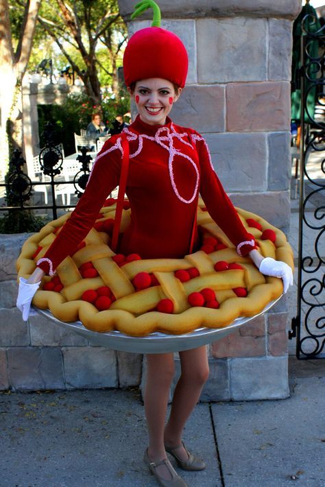 Carnaval Outfits, Dessert Fashion, Vegetable Dress, Costumes Faciles, Cake Costume, Candy Kingdom, Meat Dress, Candy Costumes, Food Costumes