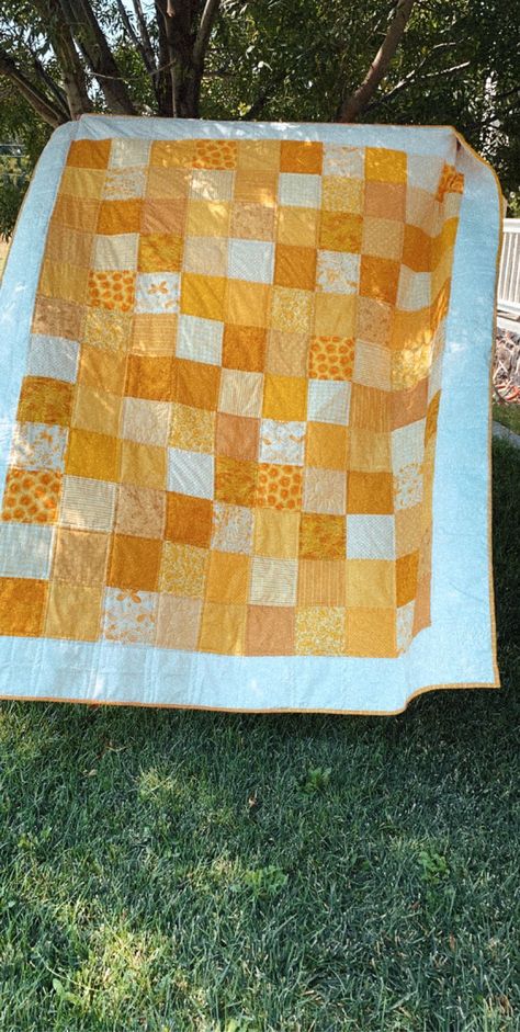 Orange Patchwork Quilt, Yellow Patchwork Quilt, Yellow Quilts Ideas, Orange Quilt, Quilting Stitch Patterns, Yellow Quilts, Baby Patchwork Quilt, Purple Quilts, Patchwork Blanket