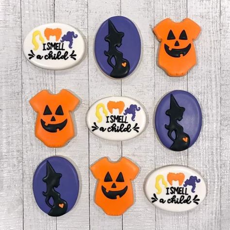 Halloween Gender Reveal Cookies, I Smell A Child Baby Shower Theme, A Baby Is Brewing Cookies, Halloween Baby Shower Ideas For A Girl, Hocus Pocus Baby Shower Theme, Halloween Baby Shower Cookies, Halloween Pregnancy Reveal, Hocus Pocus Party Decoration, Holiday Deserts