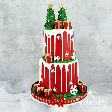 The best Christmas cake designs Christmas Cake 2 Tier, 3 Tier Christmas Cake, Christmas Tray Cake, Two Tier Christmas Cake, 2 Tier Christmas Cake, Cute Christmas Cakes, Tiered Christmas Cake, Decorated Christmas Cakes, Christmas Theme Cake