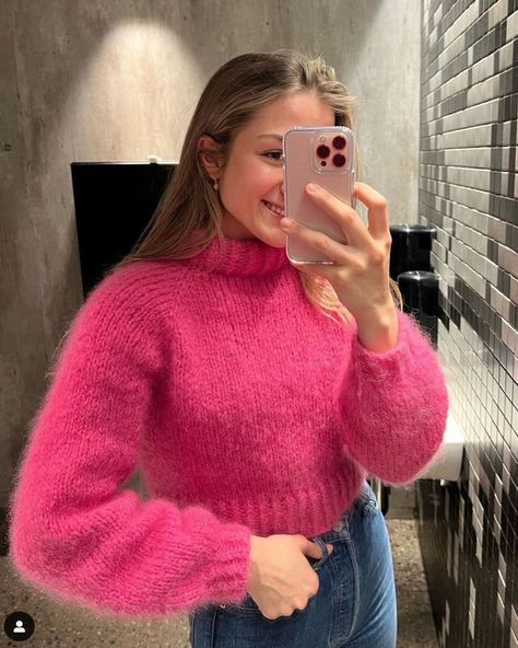 pink mohair sweater Ladies Turtleneck Sweaters, Thick Sweaters, Knitwear Fashion, Mohair Sweater, Softest Sweater, Girls Sweaters, Turtleneck Sweater, Louisiana, Knitwear