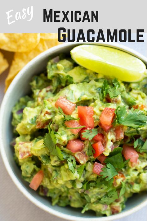 Guacamole Recipe Easy Homemade, Guacamole Mexicano, Mexican Guacamole Recipe, Mexican Guacamole, Homemade Guacamole Recipe, Guacamole Recipe Easy, Salsa Guacamole, Mexican Appetizers, Homemade Mexican