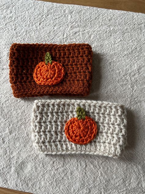 ~Pumpkin Crochet Cup Cosy~ Why not ditch the plastic/paper sleeves & switch to a reusable crochet cup cosy? It's a perfect accessory for your coffee cup & makes for a nice little gift for Halloween/autumn.  ABOUT - high quality & will last years - eco-friendly - fits standard coffee cup - protects your hands from hot beverages SHIPPING - shipped in 1-3 working days - can take up to 5 working days to arrive within UK & 1-2 weeks for countries outside of the UK Coffee Cup Cosy Crochet, Crochet Halloween Party Favors, Autumn Crochet Plushies, Halloween Crochet Patterns Free Easy, Autumn Crochet Ideas, October Crochet, Autumn Diys, Fall Crochet Ideas, Cosy Halloween