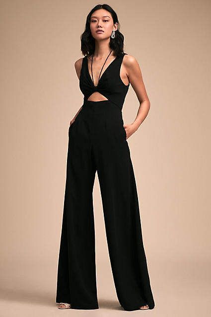 Anthropologie Bryant Jumpsuit Ready For The Party? #party #jumpsuit #anthropologie #summer #summerstyle #holidays #shopstyle #affiliate #mystyle Jumpsuit Prom, Elegante Jumpsuits, Prom Jumpsuit, Grad Outfits, Formal Jumpsuit, Chique Outfits, Look Retro, Prom Suits, Jumpsuit Elegant