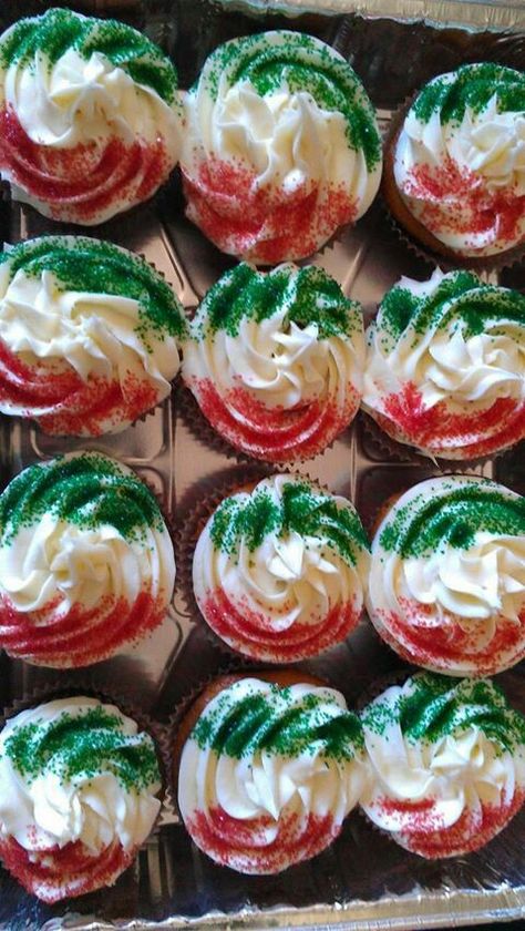 Mexican Theme Party Food, Mexican Cupcakes, Fiesta Party Food, Italy Party, Mexican Treats, Mexican Birthday Parties, Fiesta Cake, Mexican Independence, Italian Party