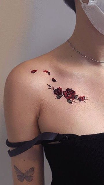 Classy Tattoos For Women, Rose Tattoos For Women, Red Rose Tattoo, Tattoos For Women Flowers, Neck Tattoos, Tatuaje A Color, Tattoos Women, Collar Bone Tattoo, Cute Tattoos For Women