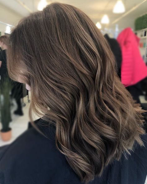 Reverse Highlights Brown, Reverse Highlights, Reverse Balayage, Honey Hair Color, Hair Color Caramel, Honey Hair, Trendy Hair Color, Hair Shades, Trendy Hair