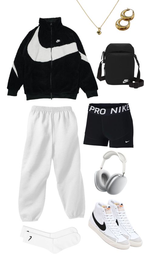 Sporty Looks Outfits, Nice Sporty Outfits, Sports Clothes Aesthetic, Nike Dance Outfits, Sporty Day Outfits, Sporty Clothes For Women, Dance College Outfits, Sports Outfits Winter, Jd Sports Women Outfits