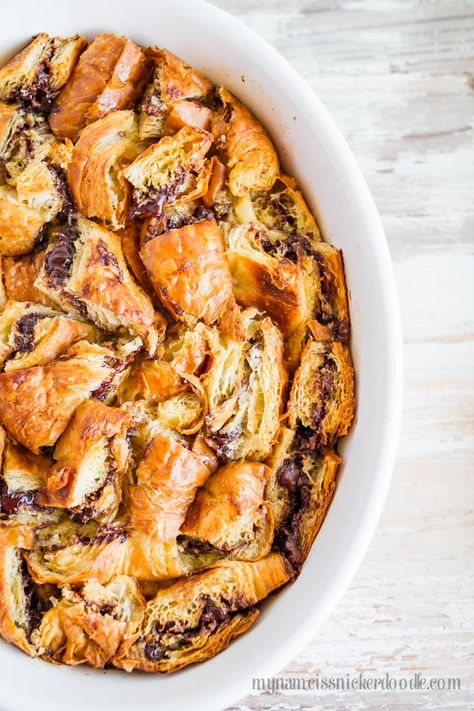 Nutella Stuffed Croissant French Toast Bake. Perfect for breakfast or brunch! | mynameissnickerdoodle.com Nutella French Toast Casserole, Stuffed Croissant French Toast, Croissant French Toast Casserole, Croissant French Toast Bake, Nutella Croissant, Croissant French Toast, Casserole Breakfast, Toast Ideas, Happy Habits